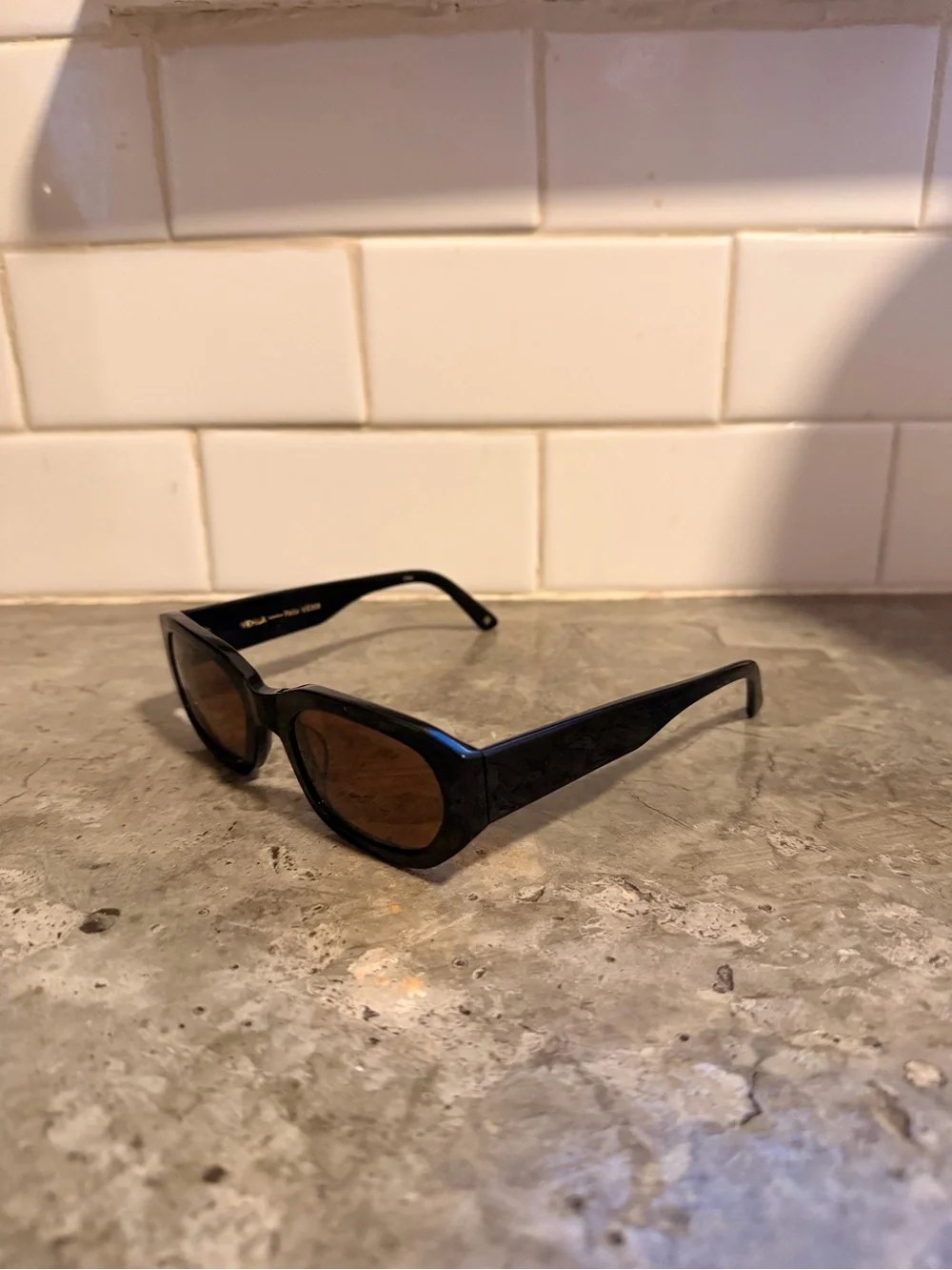 VEHLA Felix Sunglasses - Black/Brown